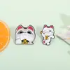 Nuevo Broche de Animales de Dibujos Animados de Amazon Transfronterizo Personalizado Lindo Forma de Gato Blanco de la Suerte Insignia de Metal Venta al por Mayor