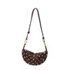 Bolsas para Mulheres 2025 Nova Moda Europeia e Americana Estilo Punk Rebite Bolsa de Ombro Bolinho Textura de Alto Padrão Luxo Acessível Bolsa Transversal
