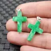 Colgante de jade Colgante de cruz de jade verde seco Colgante de cruz verde Yang colgante de collar colgante de jade al por mayor