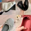 Zapatos tipo rollo de huevo del mismo estilo que los de Mamá Uva, zapatos mecedores para mujer, bailarinas de punta redonda suaves y cómodas con un lazo, zapatos de cordones de corte bajo