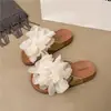 Sandálias Femininas Confortáveis e Estilosas 2026 Novo Estilo Fada Floral Pérola Chinelos de Alta Moda Estilo Francês