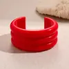 Pulseira aberta redonda de resina multicamadas europeia e americana, simples e moderna para primavera e verão, adequada para o dia a dia, joia feminina de nicho de alta qualidade