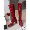Botas de Cuero Patentado con Punta Metálica Altas hasta la Rodilla para Mujer Estilo Temperamental Moderno Sexy 2026 Otoño Nuevo Estilo Botas de Montar con Punta Cuadrada y Tacón Grueso
