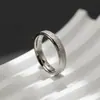 Anillo de Acero de Titanio con Diseño Simple Dongdaemun Coreano, No se Desvanece, para Mujer, Anillo de Dedo de Lujo Ligero a la Moda, Joyería para Mano Mismo Estilo del Pequeño Libro Rojo