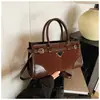El más fácil de combinar para el Viajero Bolso Tote Retro de Gamuza 2025 Nuevo Otoño Estilo Coreano Ins Bolso Bandolera