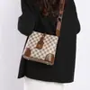 Bolso Cubo Retro Transfronterizo 2026 Nuevo Estilo Bolso de Hombro Versátil de Alta Gama Bolso de Mano de Gran Capacidad para Viajes de Negocios Venta al por Mayor