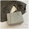 Bolsa de Ombro Fashion de Nicho 2025 Versão Coreana Grande Capacidade Nova Bolsa Tote Bolsa de Trabalho Bolsa de Mão Simples Estampada