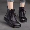 Botines retro planos de cuero suave de moda para mujer, nuevos zapatos casuales antideslizantes de suela blanda forrados de felpa de algodón para mamás, otoño/invierno 2026