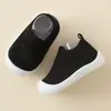 Al por mayor en stock Zapatos para bebés y niños pequeños Suela suave Antideslizantes Para interiores Tejido de malla Transpirables Para las cuatro estaciones Zapatos para bebés para 1-3 años Transfronterizo