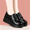 Sapatos Femininos com Salto Anabela Corte Profundo 2026 Outono Novo Estilo Britânico Sola Grossa Bico Redondo Cadarço Sapatos Mãe Salto Alto Sola Macia