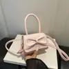 Bolsa de Mão Quadrada Pequena Estilo Doce Tendência deste Ano para Mulheres, Novo Modelo de Verão 2026, Bolsa de Ombro com Laço, Bolsa Transversal Versátil