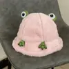 Nuevo Sombrero de Pescador Rana de Moda Otoño e Invierno Cálido Dibujos Animados Felpa Estudiante Sombrero Cubo Dulce Japonés Al Por Mayor para Exteriores