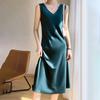 Vestido de Alça Cetim Acetato Verão 2022 Feminino Decote V Frente e Costas Saia Midi Interno Elegante Vestido de Alça Sem Mangas