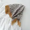 Bufanda pequeña de seda decorativa, artística, suave, transpirable y fresca para primavera y verano para mujer, estilo japonés, vintage, de algodón y lino con estampado floral.
