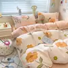 Juego de cuatro piezas de algodón cepillado engrosado clase A, sábana de cama lavada fresca, funda de edredón, funda de almohada, juego de tres piezas para dormitorio de estudiante, funda de edredón