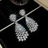 Pendientes de Flor de Perla con Múltiples Capas Electrochapados en Oro Real, Pendientes Versátiles Retro Estilo Corte Francés, Pendientes de Lujo Ligero y Elegantes para Mujer