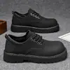 Novos Sapatos Masculinos Primavera e Verão 2026, Sapatos Casuais Masculinos Estilo Britânico, Sapatos Masculinos Pretos de Solado Grosso de Alta Qualidade para Aumento de Altura com Biqueira Grande