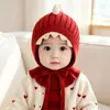 Gorro para bebé, diseño de dinosaurio de dibujos animados para otoño e invierno, gorro tejido grueso y cálido para niños, con protección para las orejas, adecuado para niñas, y diseñado como un gorro con capucha para mantener a los bebés abrigados en climas fríos