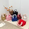 Bolsa de Mão Transfronteiriça com Acabamento de Luxo, Novo Modelo 2026, Lenço de Seda Fortemente Bordado, Bolsa Feminina de Ombro Único Transversal, Comércio Exterior