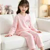 Pijama Infantil Feminino de Algodão Nuvem Conjunto Gola V Manga Longa Calça Longa Desenho Animado Fofo Roupas de Casa para Primavera e Outono para Crianças Maiores