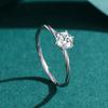 Anillo de plata esterlina S925 para mujer, estilo transfronterizo europeo y americano, con seis garras de diamante simulado, cerrado, chapado en platino.