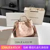 Bolsa Cubo Repujada Nicho Dropshipping Primavera/Verano 2026 Gran Capacidad Moderna Bolso de Mano para el Trabajo al por Mayor