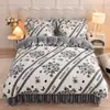 Conjunto de Quatro Peças de Lã de Leite Espessa Quente Conjunto de Três Peças de Flanela Estilo Saia de Cama Capa de Edredom Antiestática de Inverno Conjunto para Dormitório