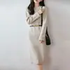 Elegante vestido de tricô de lã pura com gola redonda e espessura para mulheres, outono e inverno, canelado, fenda lateral, comprimento médio, acima do joelho, vestido interno