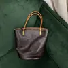 Bolsa Saco Personalizada de Couro Bovino de Primeira Camada Tingido com Vegetais, Bolsa de Ombro Versátil Retro de Grande Capacidade, Bolsa Simples e Elegante de Couro Genuíno para Mulheres