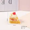 Accesorios de Resina Juguetes de Comida de Dibujos Animados Pan de Fresa Simulado Pegatinas para Funda de Teléfono Pegamento de Crema Pegatinas para Refrigerador Materiales