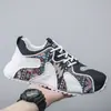 Zapatos Europeos para Hombre, Tenis con Estampado Novedoso de Primavera, Zapatos de Padre Gruesos para Aumentar la Altura, Deportivos Casuales de Primavera y Verano
