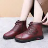 Comercio exterior, botas de invierno de caña media para mujer transfronterizas, botas de algodón con forro de felpa para mujeres de mediana edad y mayores, zapatos de algodón engrosados y cálidos, antideslizantes, adecuados para madres, zapatos de mujer antideslizantes