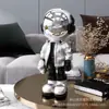 Venta Caliente Lujo Ligero Chapado en Oro Astronauta Adornos de Pie Creativo Astronauta Decoración de Sala de Estar Moderno Simple Entrada TV