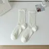 Meias Estilo Coreano, Frescas e Fashion, Meias de Algodão Puro Vazadas com Pontos, Estilo Fino para Primavera e Verão, Meias Simples de Menina com Renda e Babados