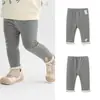 Ropa para niños Balabala, leggings para bebé con forro polar, pantalones largos para bebé niño y niña, pantalones de nuevo estilo otoño e invierno 2026
