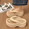 Chanclas de suela gruesa de EVA Transfronterizas para Mujer Verano Ropa de Exterior Nueva Moda Pies Famosos de Internet Sandalias de Playa