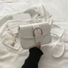Bolsa Clipe de Couro Texturizado para Mulheres 2026 Verão Novo Estilo Moda para o Dia a Dia Design Simples Uma Alça Ombro Transversal Axila Pequena Quadrada