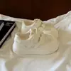 Zapatos Blancos de Malla Transpirables Finos con Suela Gruesa para Aumentar la Altura para Niñas de Verano Zapatos de Mujer 2026 Nuevos Casuales Versátiles Zapatos de Plataforma