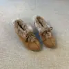 Sapatos de calçar confortáveis, versáteis, emagrecedores e quentes com forro de fleece para mulheres, apresentando um design de laço e um visual estiloso e fácil de usar inspirado no Birkenstock.