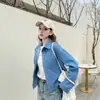 Foto Real de Stock Camisa de Mezclilla de Manga Larga con Diseño Retro en Capas, Suave, Versátil y Holgada, Estilo Nuevo Primavera Temprana 2025 para Mujer