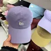 Boné de Baseball Bordado com Letra 'm' para Mulheres Versátil para Homens Aba Curva Algodão Macio Top Chapéu de Sol Moda Simples Boné de Baseball Mulheres