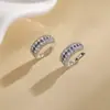Pinzas para Orejas de Diamante Azul Brillante, Versión Ancha con Fila de Diamantes, Brazaletes para Orejas para Apilar, Brazaletes para Orejas de Circonita Azul Klein, No Requieren Perforación en la Oreja