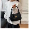 Moda de Inverno 2025 Textura Bolsa Satchel Bolsa Meia-Lua Popular Elegante Diária Prática Bolsa de Ombro Bolsa Transversal