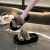 Pantuflas de Piel para Exteriores de Otoño e Invierno 2026 Nueva Llegada Decoración de Hebilla de Cuero Suela Gruesa Plataforma Zapatos Casuales para el Hogar de Mujer