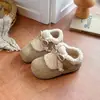 Zapatos de algodón para niñas con lazo y forro de lana, colección de invierno 2026, con forro de felpa añadido para mayor calidez y grosor, y suelas antideslizantes, perfectos para niñas pequeñas