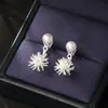 Populares Aretes de Zirconia con Fuegos Artificiales de Perla Diseño de Nicho Moda de Alta Gama Elegantes Exquisitos Aretes Pequeños para Mujer