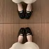 Primer Encuentro con las Nuevas Zapatillas de Media Puntera con Cordones Estilo Chino para Mujer, Adecuadas para Uso en Exteriores, Nuevo Modelo Primavera/Verano 2026, Mocasines sin Cordones