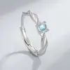 Anillos de Pareja Galaxia Mobius para Hombres y Mujeres Regalo Nicho para San Valentín Anillos de Par Abiertos Coloridos de Vidrio Simples de Moda