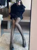Venta al por mayor de medias de rejilla sexys y seductoras de tallas grandes con varios diseños, incluyendo medias de rejilla estampadas y medias transparentes