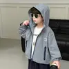 Chaqueta Elegante para Niños Primavera y Otoño 2026 Nueva Estilo Coreano Chaqueta con Capucha para Niño Pequeño Ropa Infantil Atuendo de Primavera
